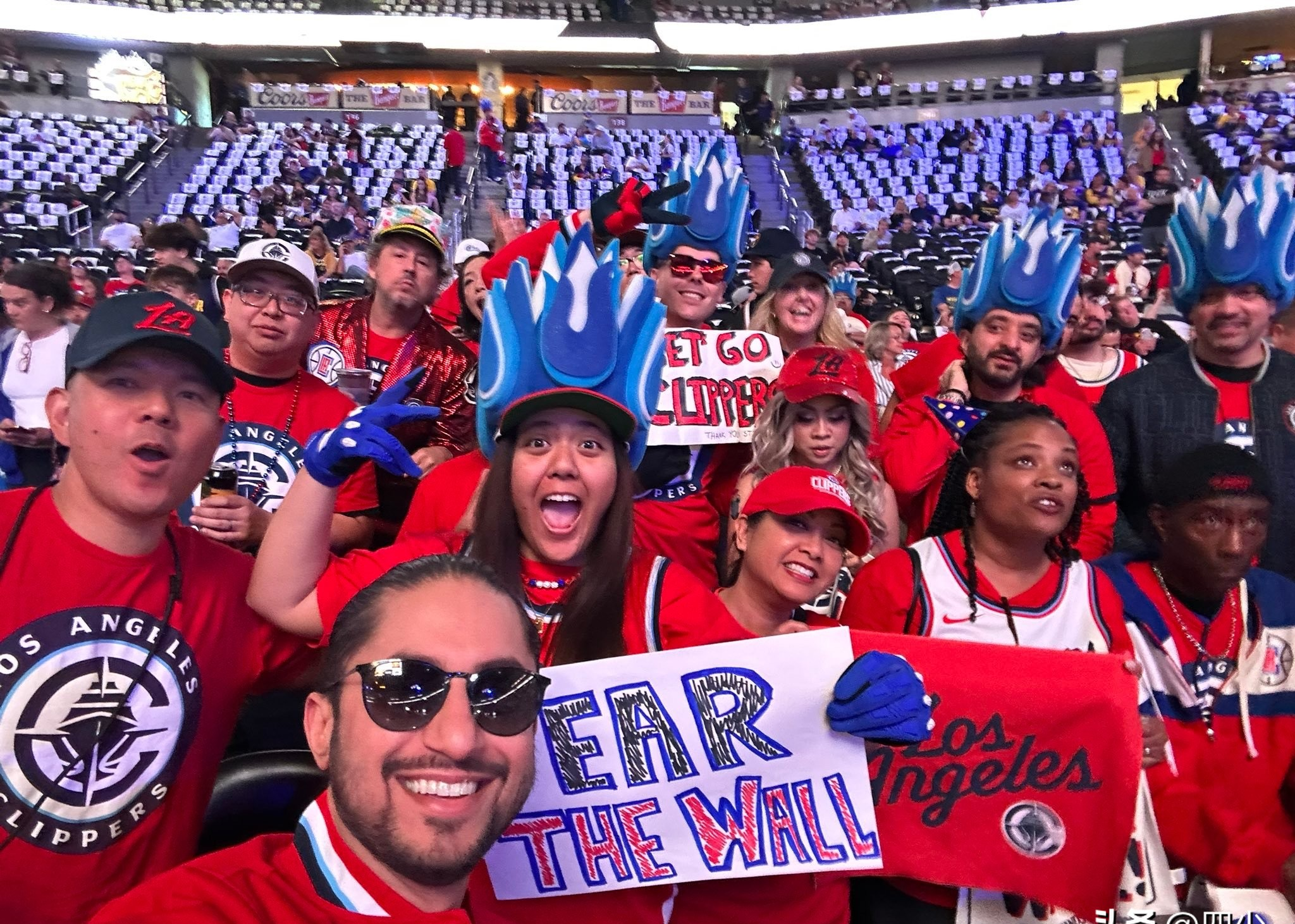 包含洛杉矶快船迎亚冠关键赛，冲刺阶段复出首秀，赛场秩序良好，球队文化再被提及的词条